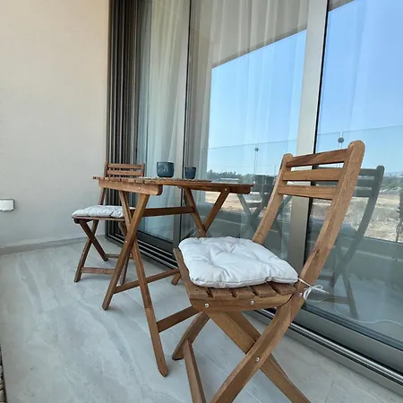 דירה Avalon Gardens B101 - Designer