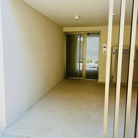 Avalon Gardens B101 - Designer דירה